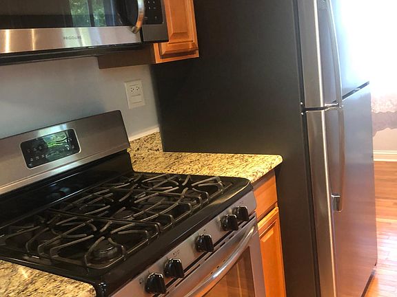 4th image of 816 Skokie Blvd