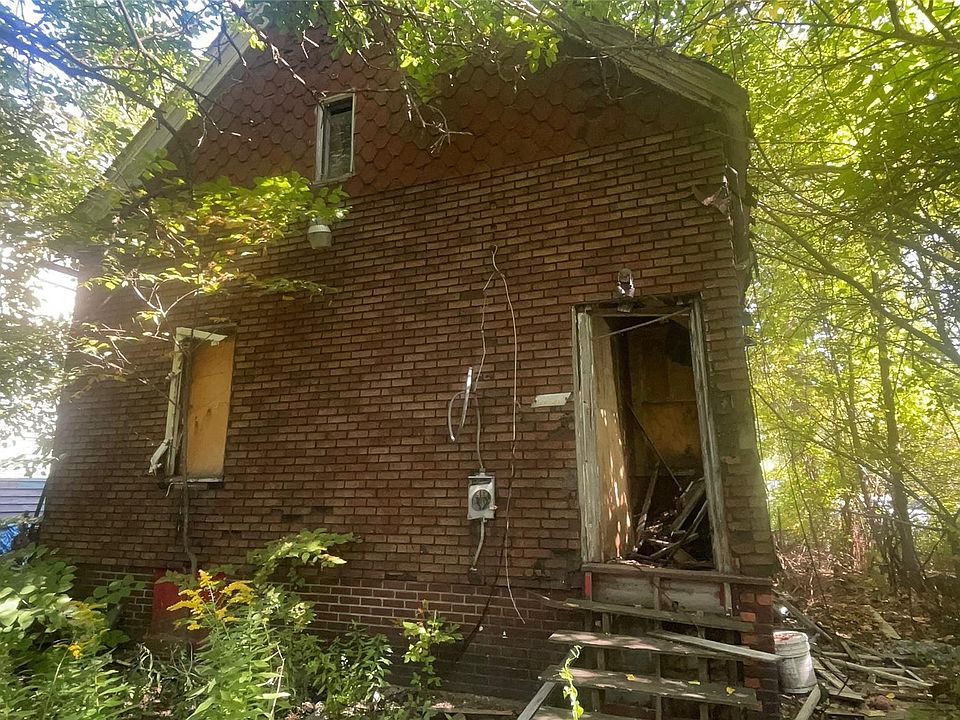 2nd image of 4753 Mount Elliott St