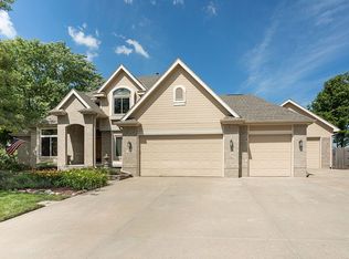 1202 Edgewood Blvd, Papillion, NE 68046