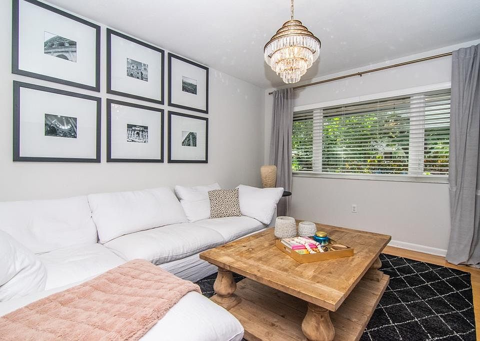 1st image of 2709 W Morrison Ave #1