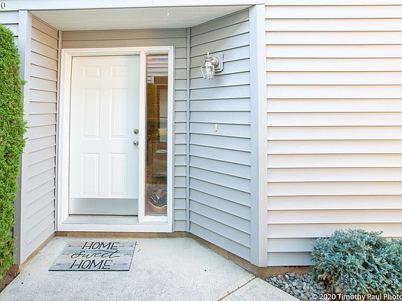 3rd image of 11515 NE 32nd St