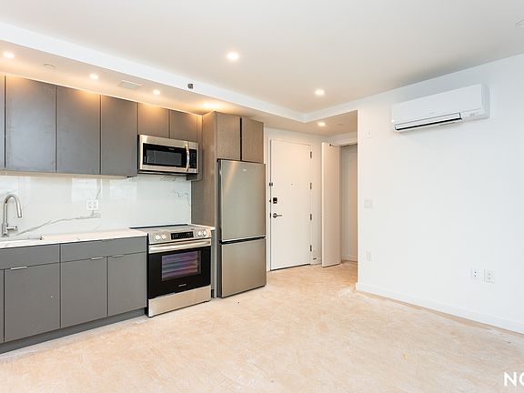 5th image of 1499 Bedford Ave #9V