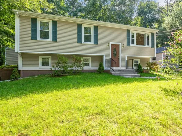 421 Central St, Burrillville, RI 02830