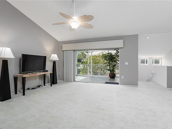 3rd image of 5807 Glencove DR #808
