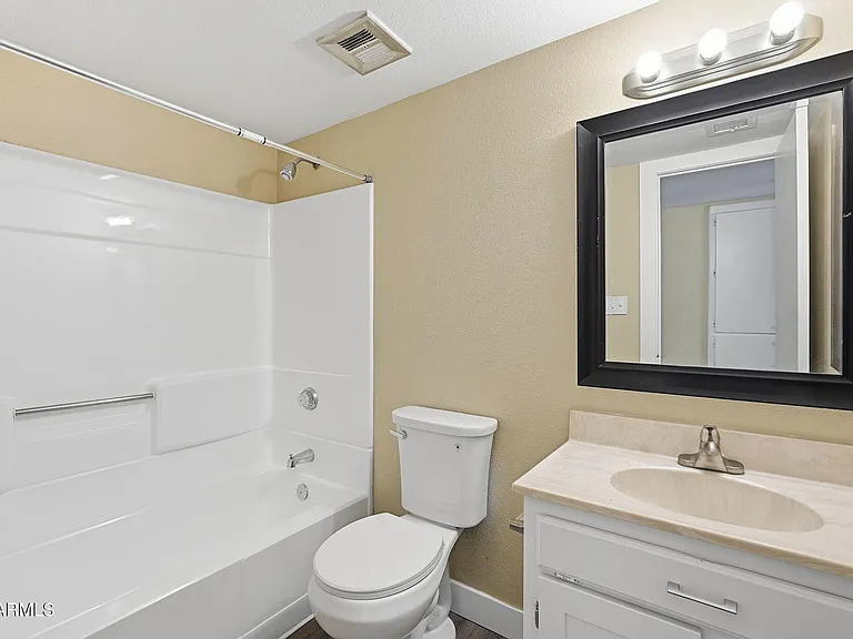 8432 N 34th Dr — Photo 19