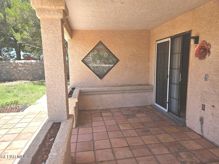 7700 Dianjou Dr — Photo 29