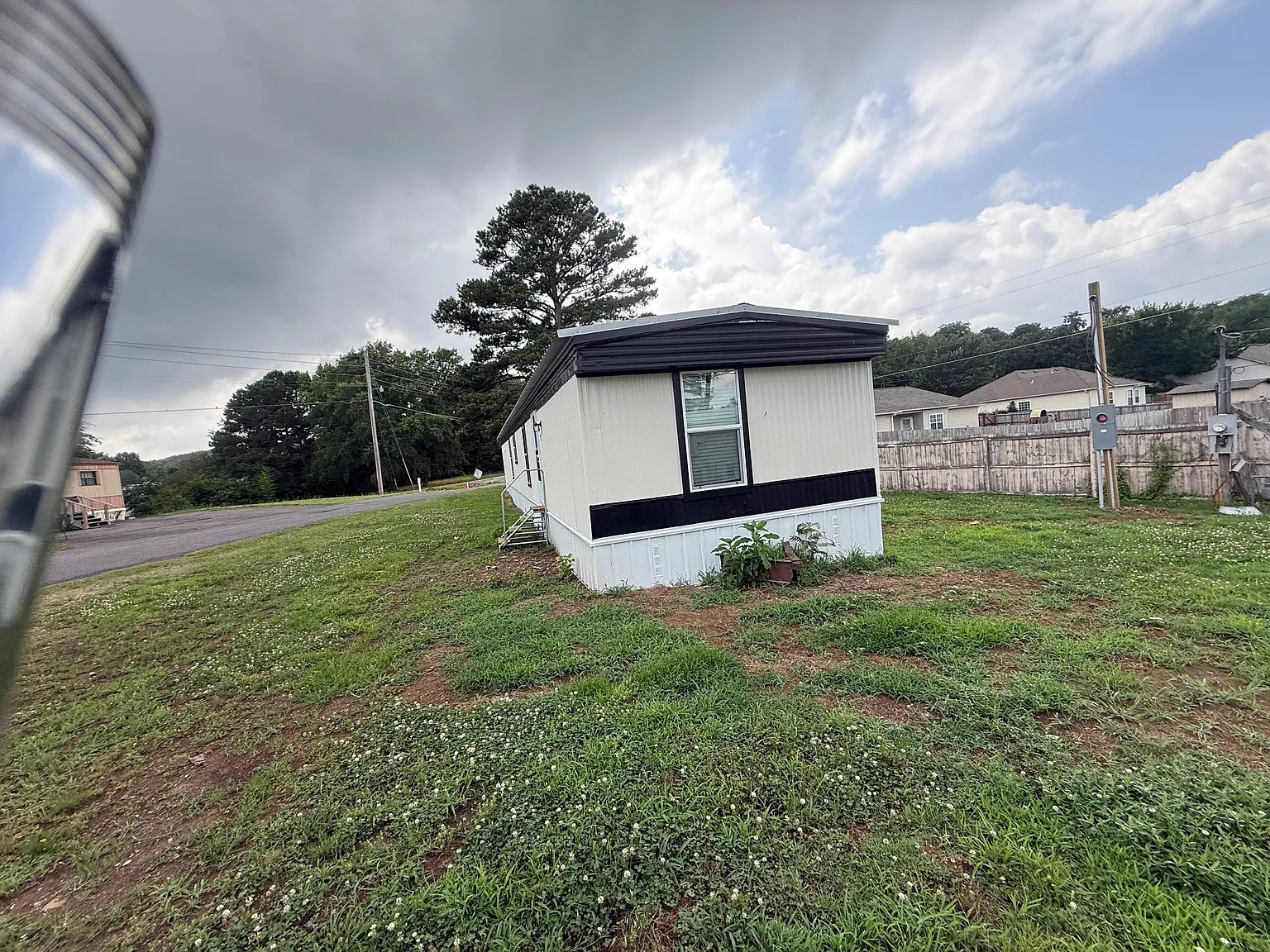 3 bed, $1,000 — Photo 2