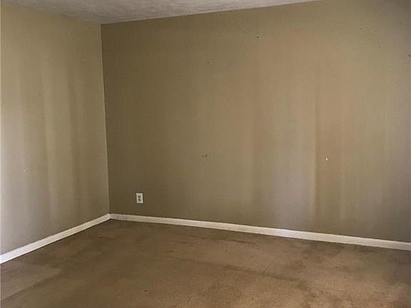 2nd image of 505 Eisenhower St