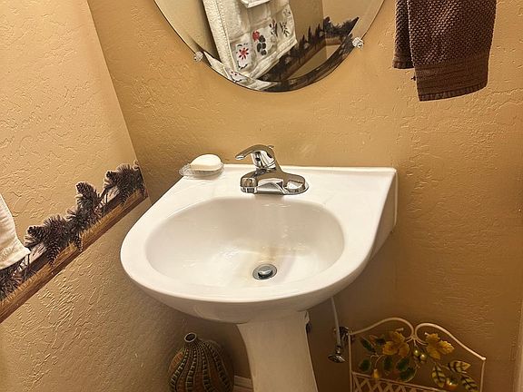 Downstair Powder room