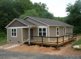 15 North Barclay, Candler, NC 28715