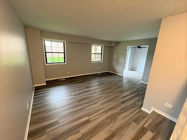 2 bed, 1.5 bath, 992 sqft, $2,000 — Photo 2