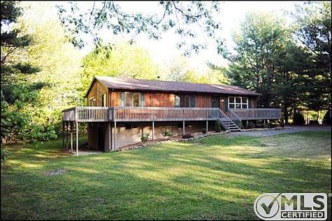 1st image of 16 Hillcrest Dr