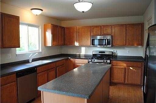 3rd image of 3172 Redland Ct