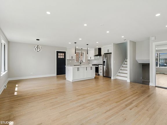 2nd image of 1214 S Belmont Ave