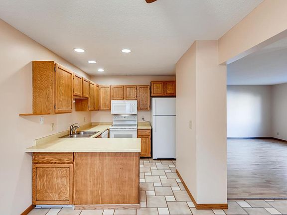 5th image of 3494 Greenwood Ct S