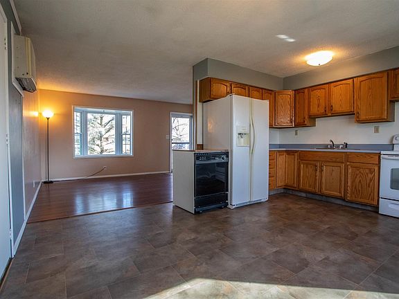 5th image of 215 W Price St