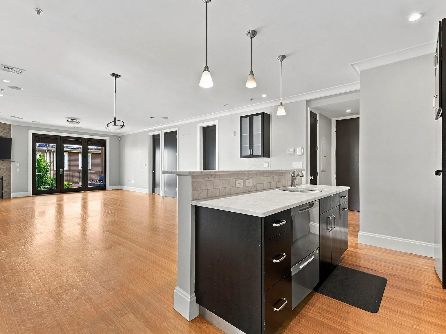 2 bed, 1284 sqft, $4,100 — Photo 1