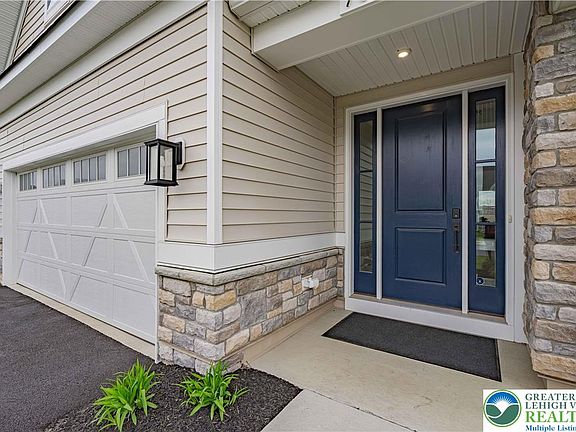 4th image of 7049 Oak Ln E