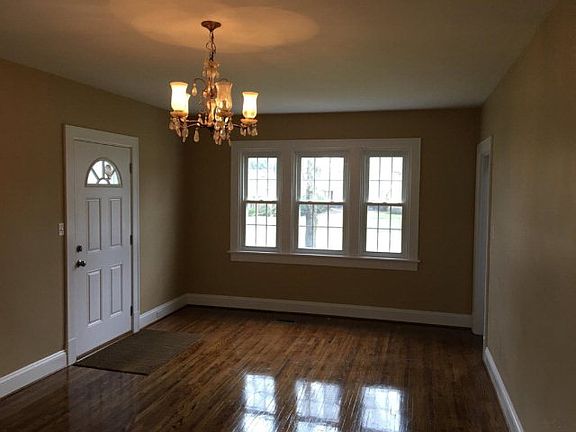 4th image of 308 Vaden Dr