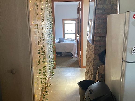 3rd image of 2504 N Oakland Ave #2