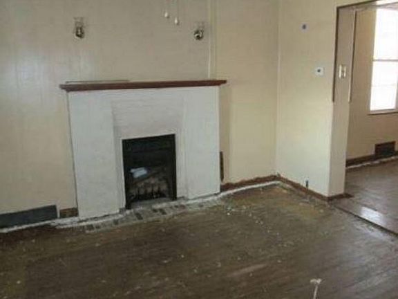 3rd image of 318 Glenwood Dr