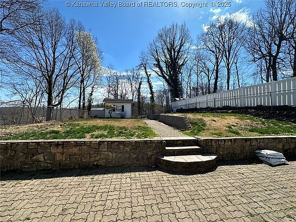 5th image of 4807 Hickory St