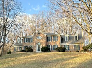 11560 Holly Briar Ln, Great Falls, VA