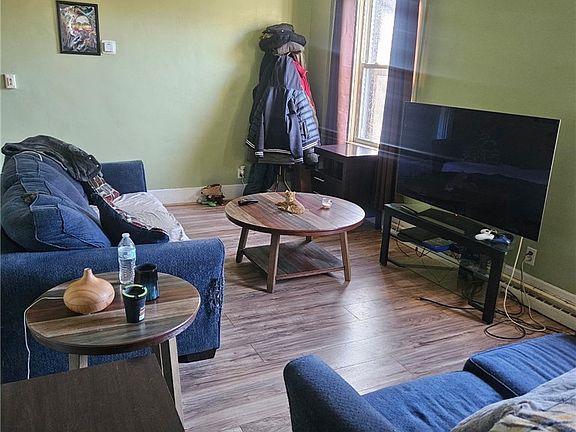 4th image of 143 Whitestown Rd