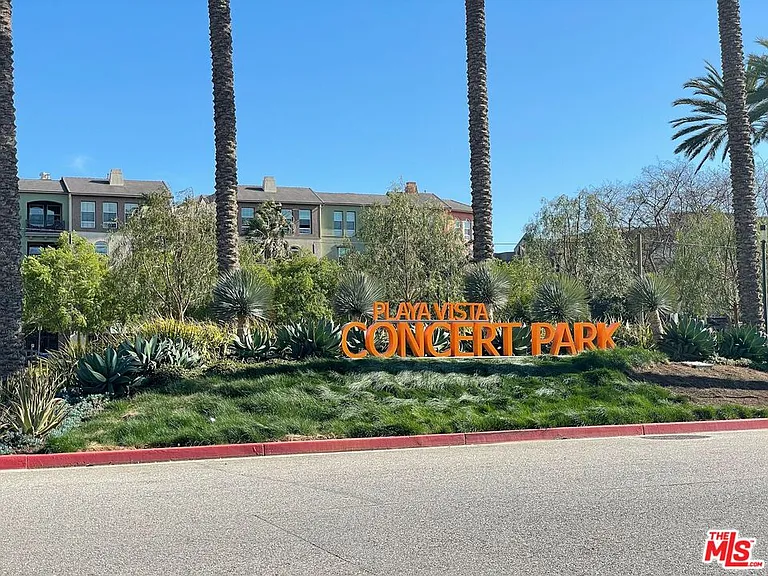 5738 Celedon Crk — Photo 36