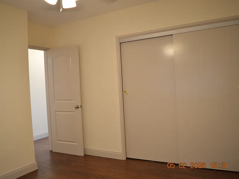 14233 Broadway — Photo 23