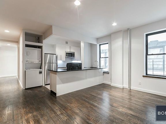 2nd image of 3671 Broadway APT 36