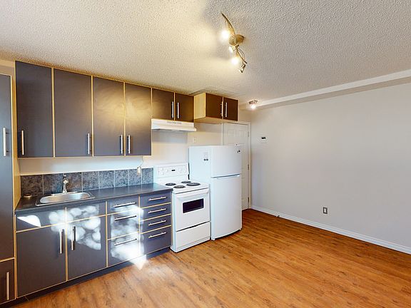 3rd image of 607 67th Ave SW