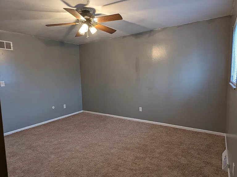 1115 Arnelle Ct — Photo 3