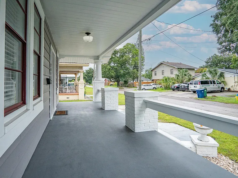 2413 Marconi St — Photo 3