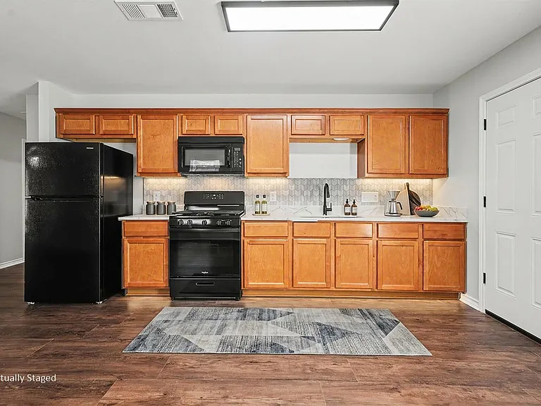 326 S Bell Dr — Photo 6