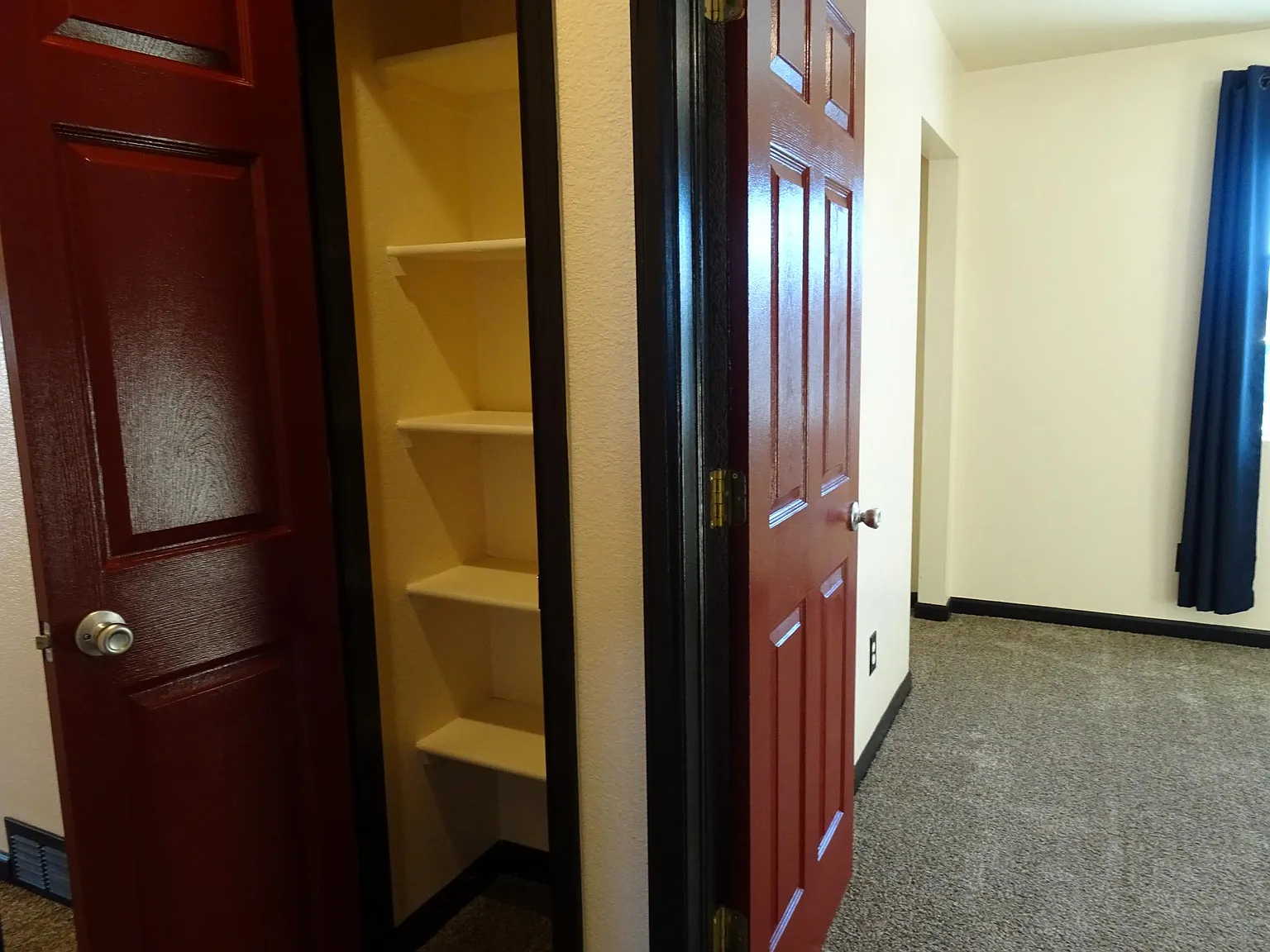 3 bed, 2591 sqft, $2,300 — Photo 4