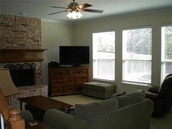3rd image of 429 Niagara Falls Dr