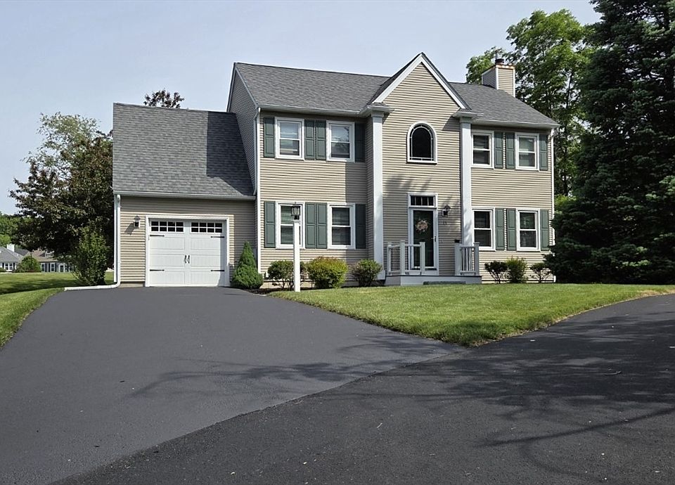 1st image of 15 Beechwood Dr
