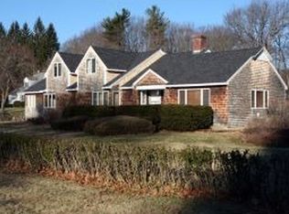 2 Longmeadow Rd, Dover, NH 03820