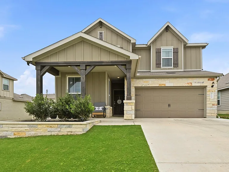 210 Purple Heart Dr — Photo 1
