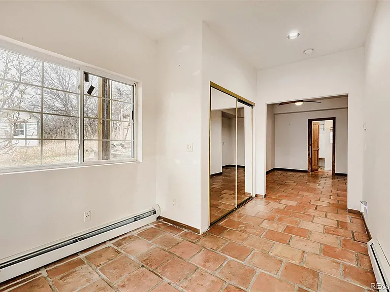 433 W Tomah Rd — Photo 21