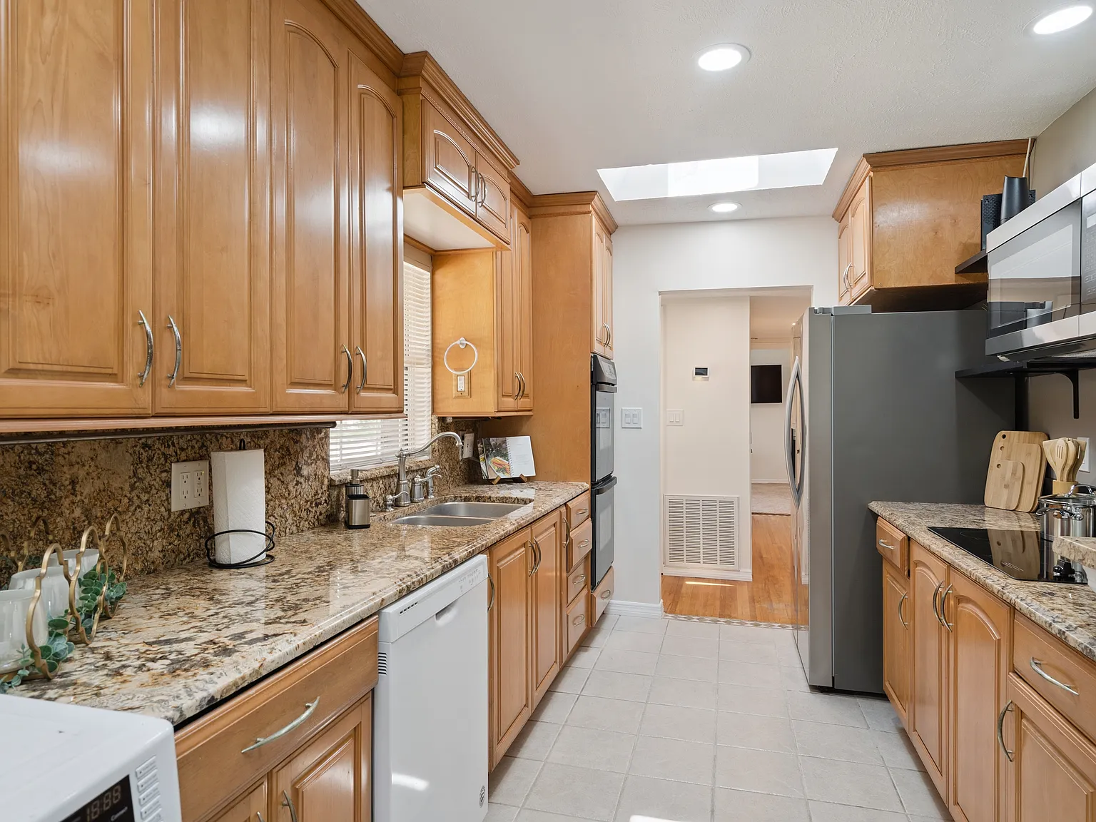 5 bed, 1790 sqft, $1,300 — Photo 4