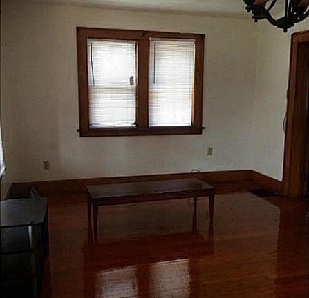 4th image of 1256 E 21st St