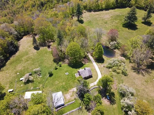 946 Old Gulf South Road, Andover, VT 05143