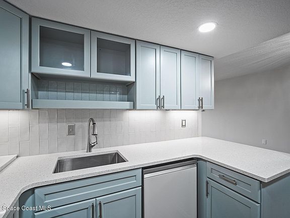 5th image of 1600 Woodland Dr APT 8106