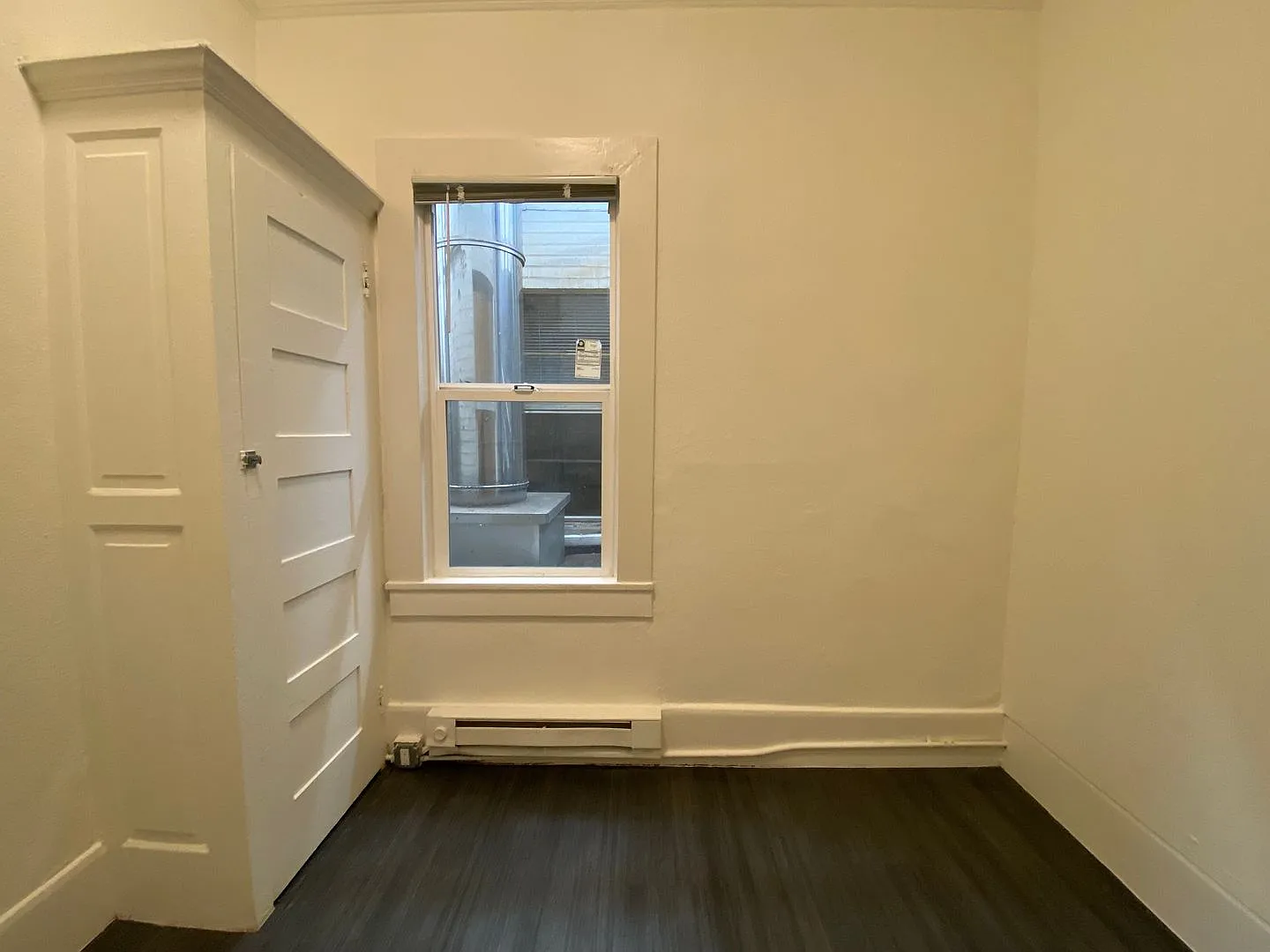One Month Free!! Centrally Located, Renovated SRO near Financial District & Chinatown! — Photo 2