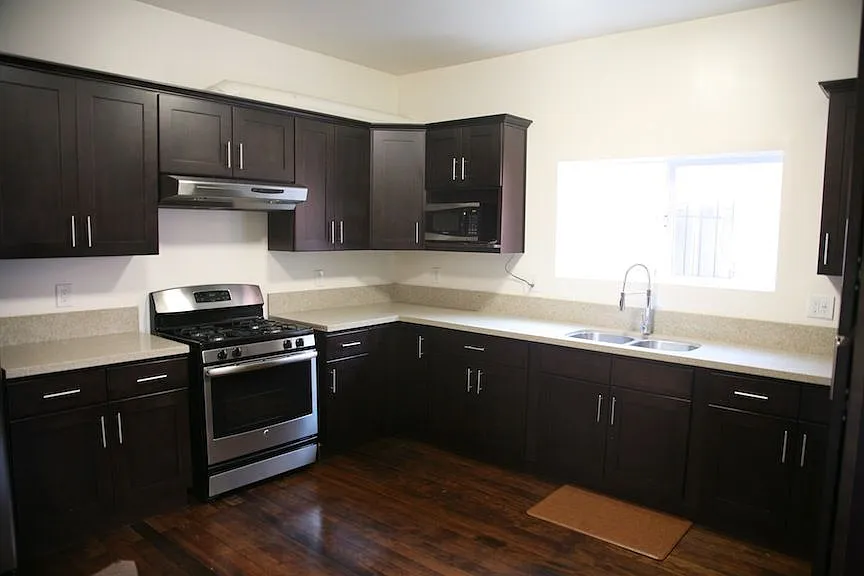 1 bed, 1.0 bath, 200 sqft, $950 — Photo 2
