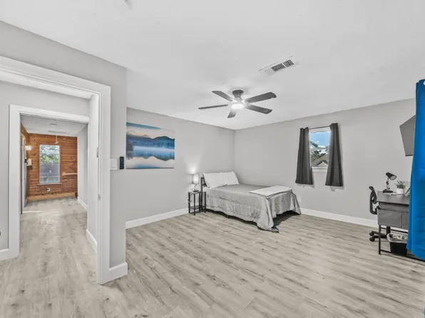 8050 Tavenor Ln, Houston, TX