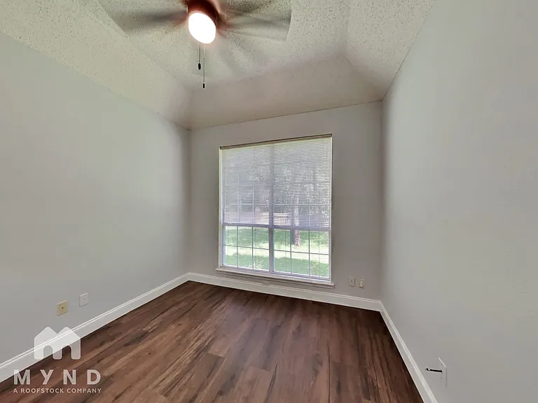 2616 Belmont Ct — Photo 19