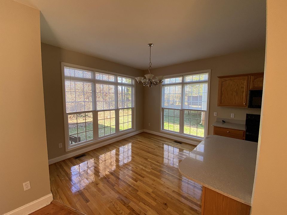 1st image of 208 Summergrass Dr